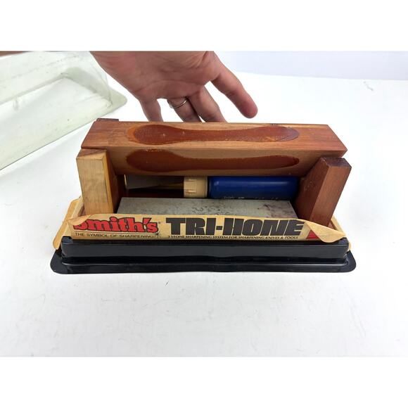 Vintage SMITH’S Tri-Hone Three Stone Knife Sharpening System in Original Box - Picture 2 of 7